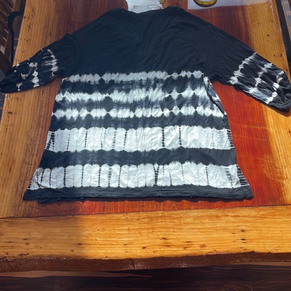 XXL Bandolino Black and white beaded top. - Picture 6 of 13